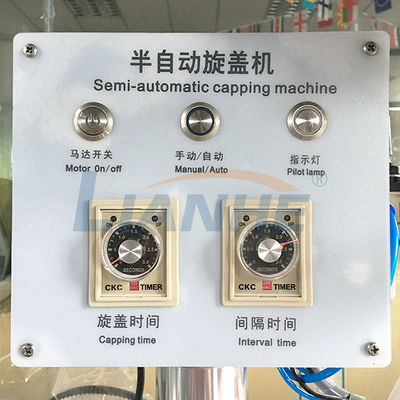 4つのローラーが付いている半自動びんのおおう機械220V/110V